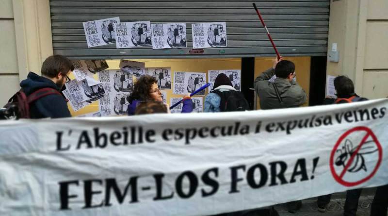 Entença se queda, L’Abeille se va