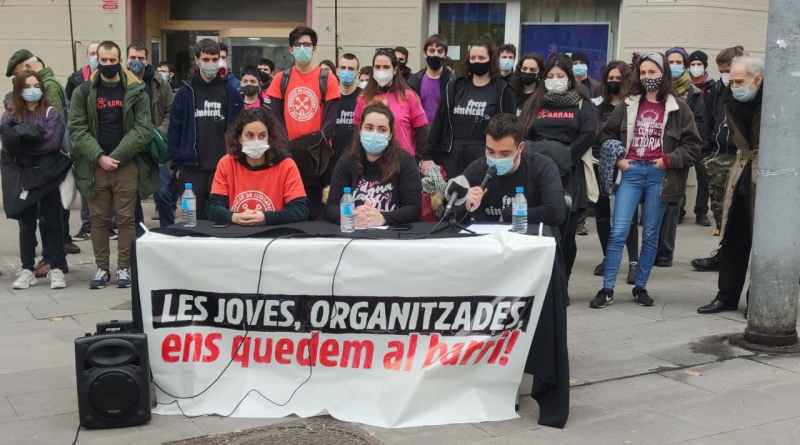 Un centenar de vecinas denuncian a la familia Paricio por incumplir la 24/2015