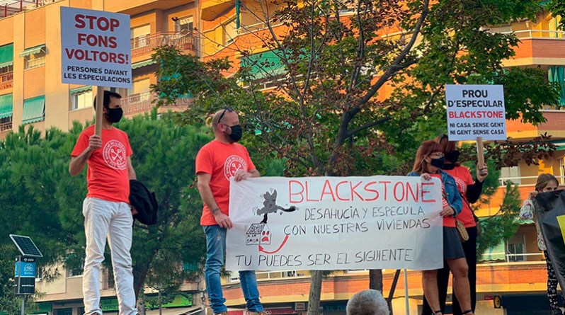 Más de 2.000 familias podrían perder sus hogares ante la negativa de Blackstone de renovar contratos
