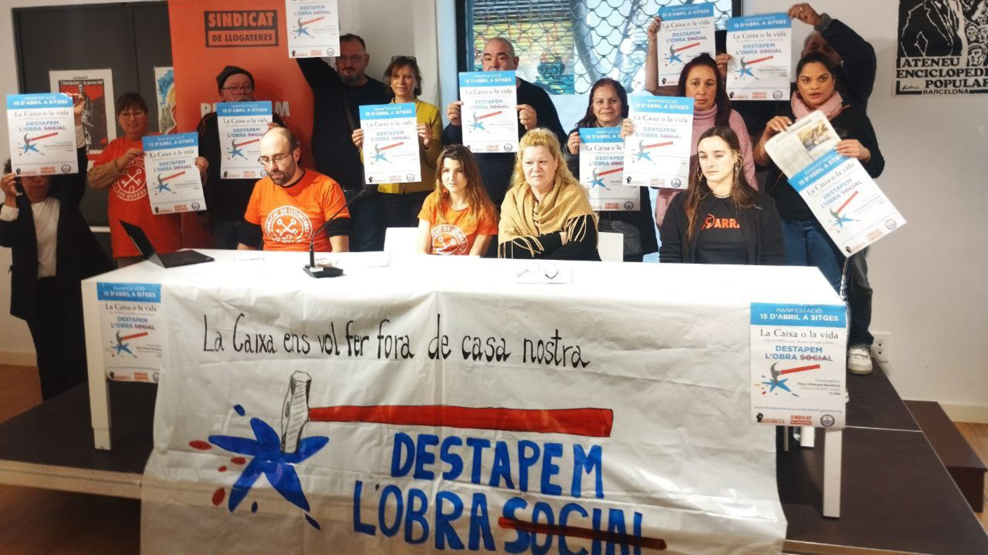 Un centenar de inquilinas de La Caixa destapan el modelo fallido de la Vivienda de Protección Oficial en Catalunya.