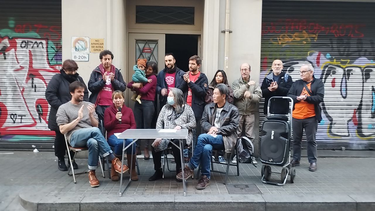 Una de las accionistas vinculadas a The District presiona el desalojo de casi una veintena de familias en Barcelona