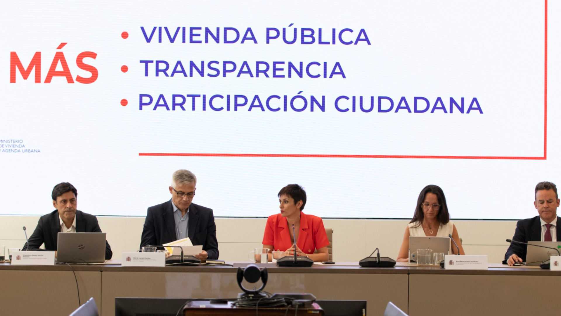El Ministerio de Vivienda se reúne hoy con Airbnb ignorando a la mayoría social