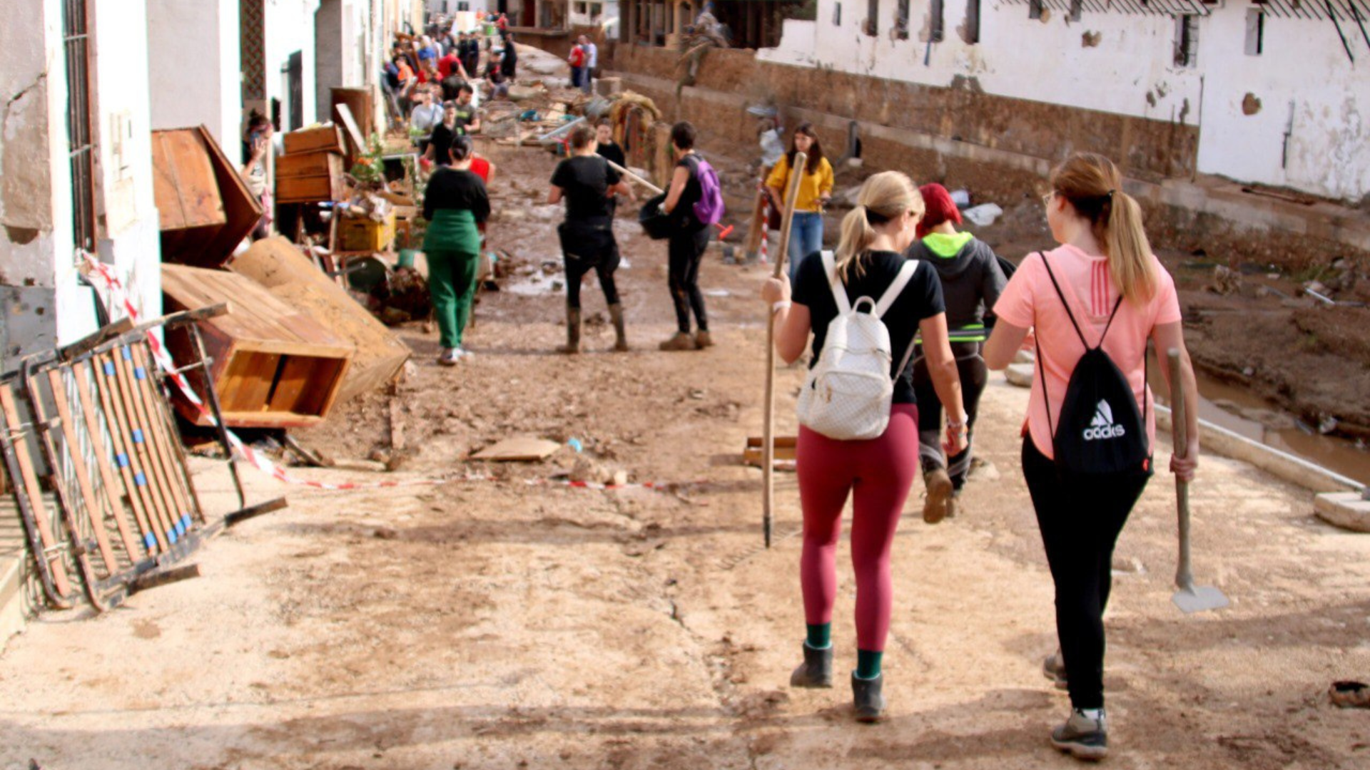 Es necesario ponerlo todo —viviendas, alimentos, materiales, recursos— al servicio de la vida y del bien común.