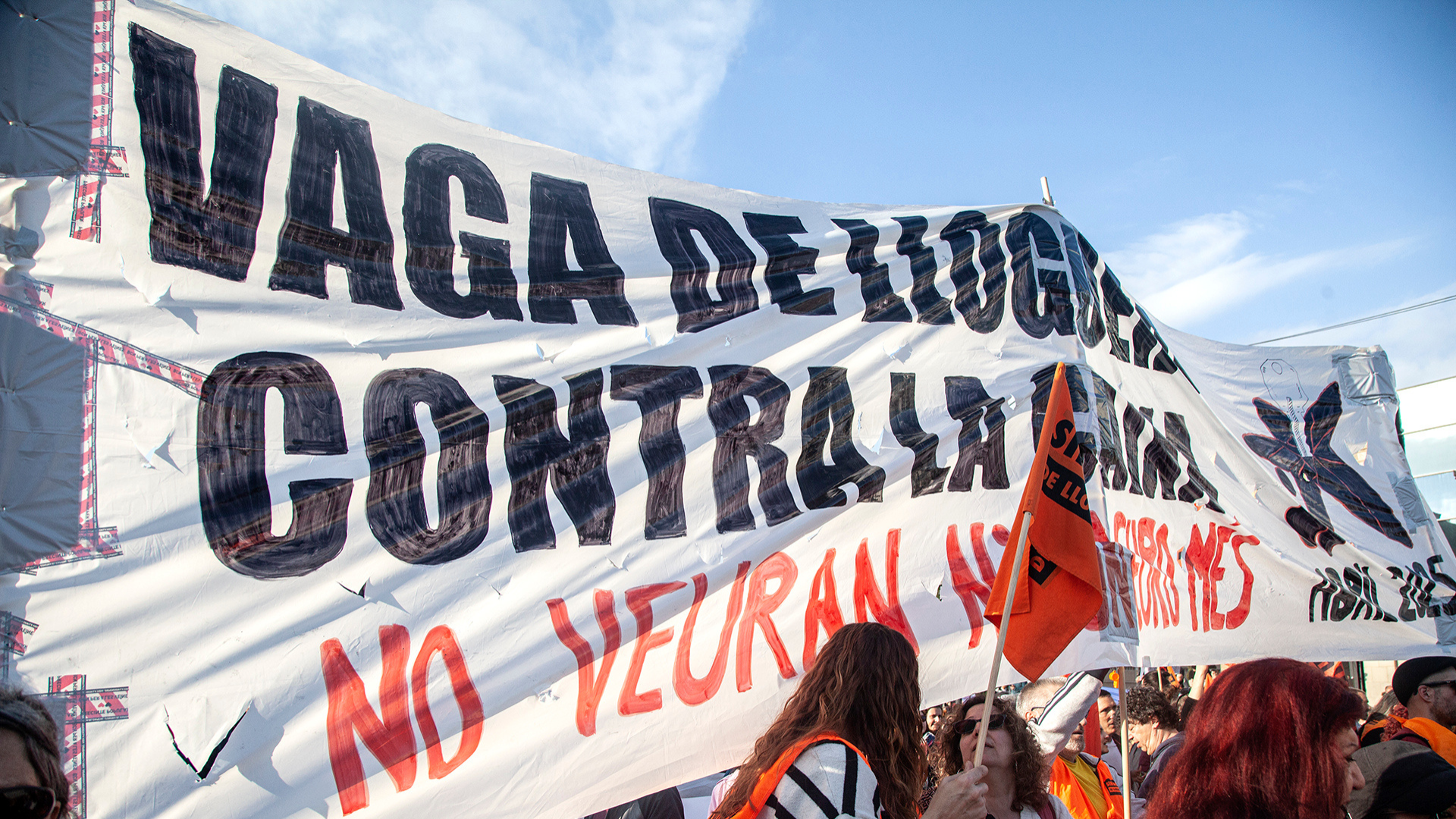 La huelga de alquileres contra La Caixa empieza su segundo mes: 60 familias ya han retenido más de 58.000 €