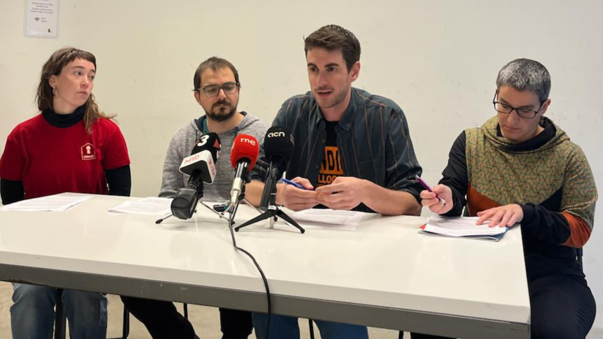 Sindicats i cooperativisme d’habitatge presenten una sortida per al bloc Sant Agustí: la cooperativització